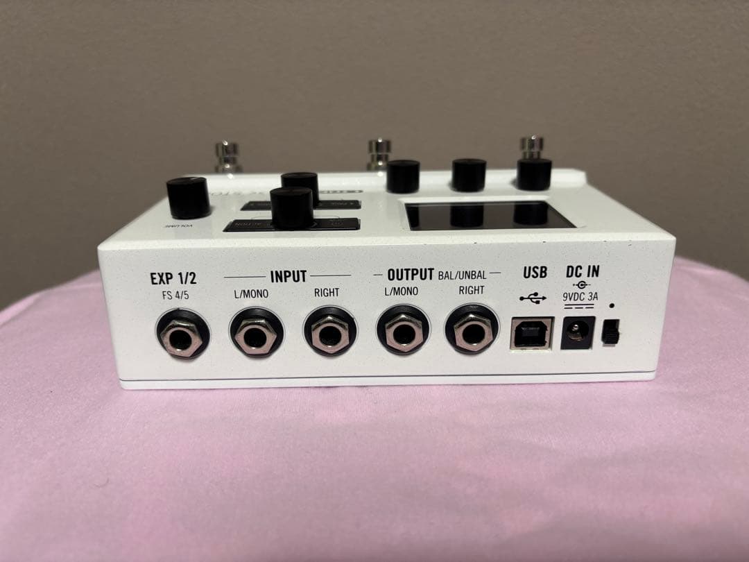 White限定カラー　LINE6 HX STOMP