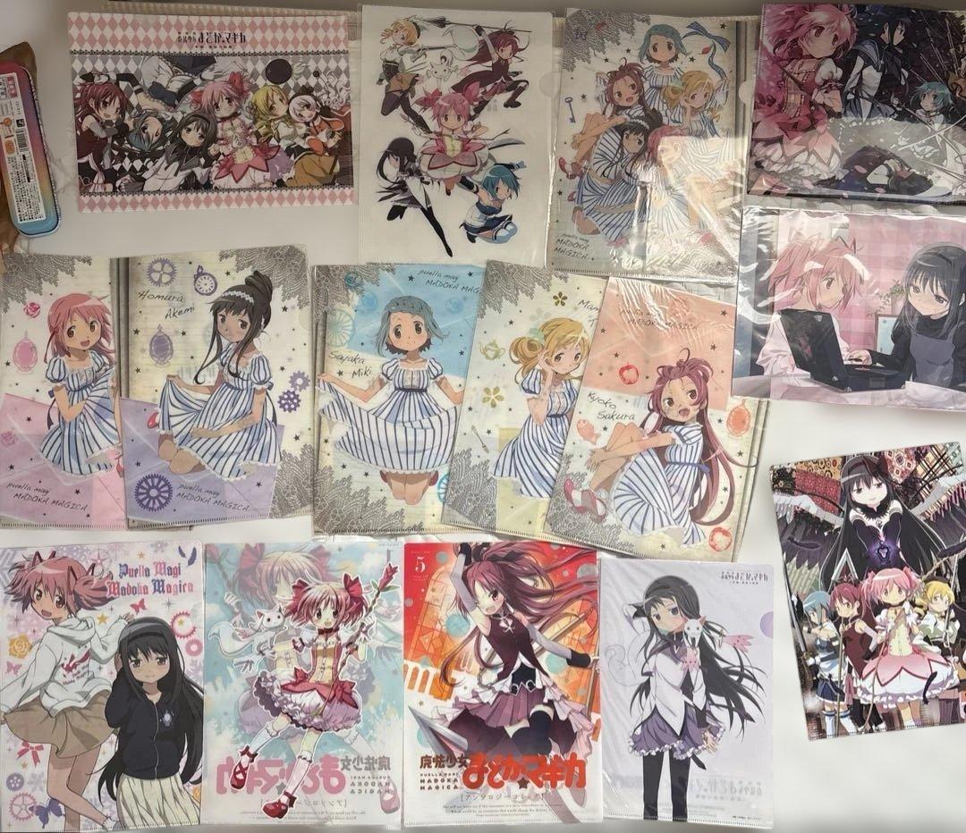 まどか☆マギカグッズ大量　カレンダー、クリアファイル、タペストリー、特典等