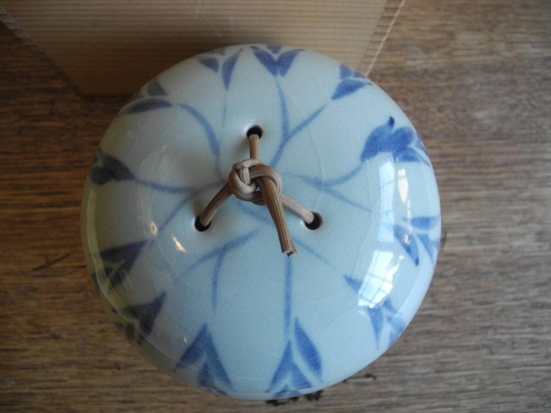 D４１６）人間国宝　近藤悠三作　柳染付盆子