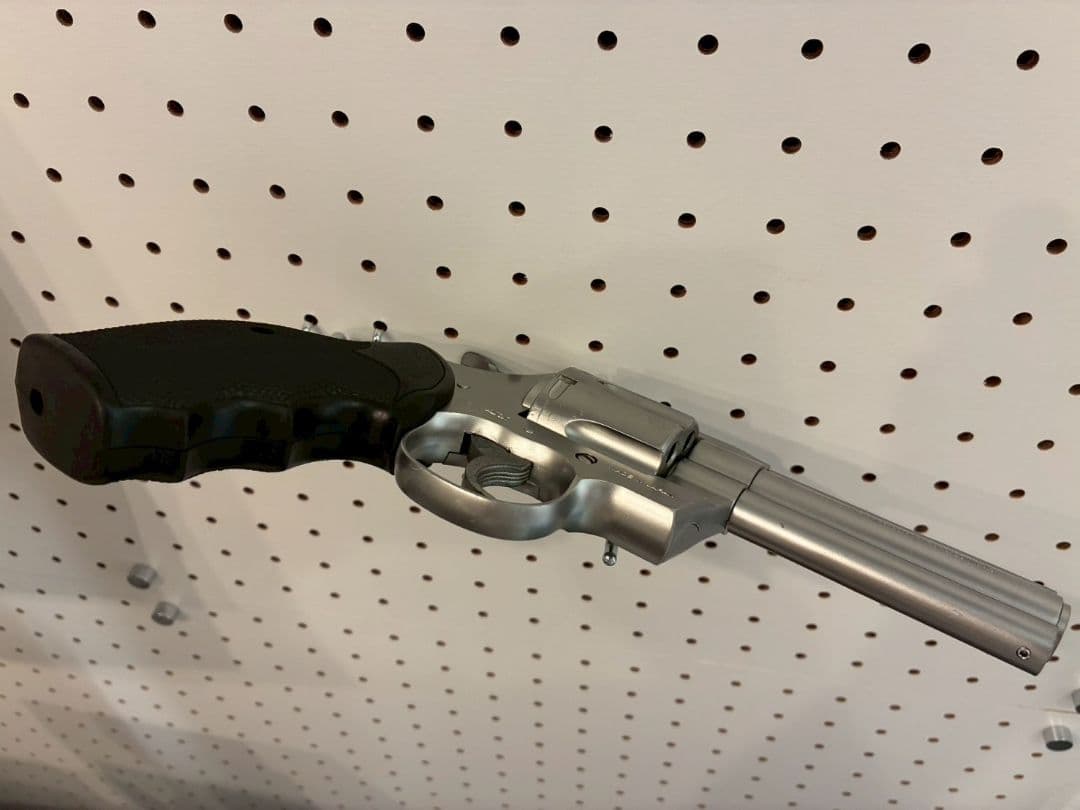 東京マルイ コルトパイソン 357マグナム ステンレスモデル 4インチ