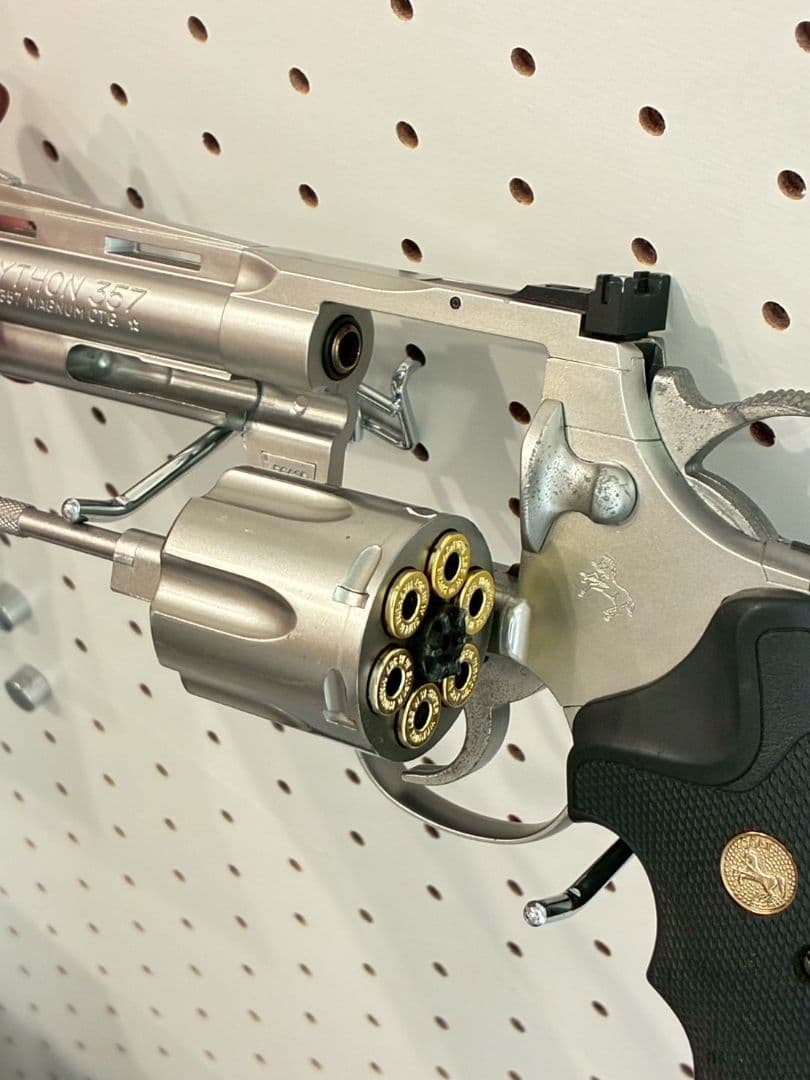 東京マルイ コルトパイソン 357マグナム ステンレスモデル 4インチ
