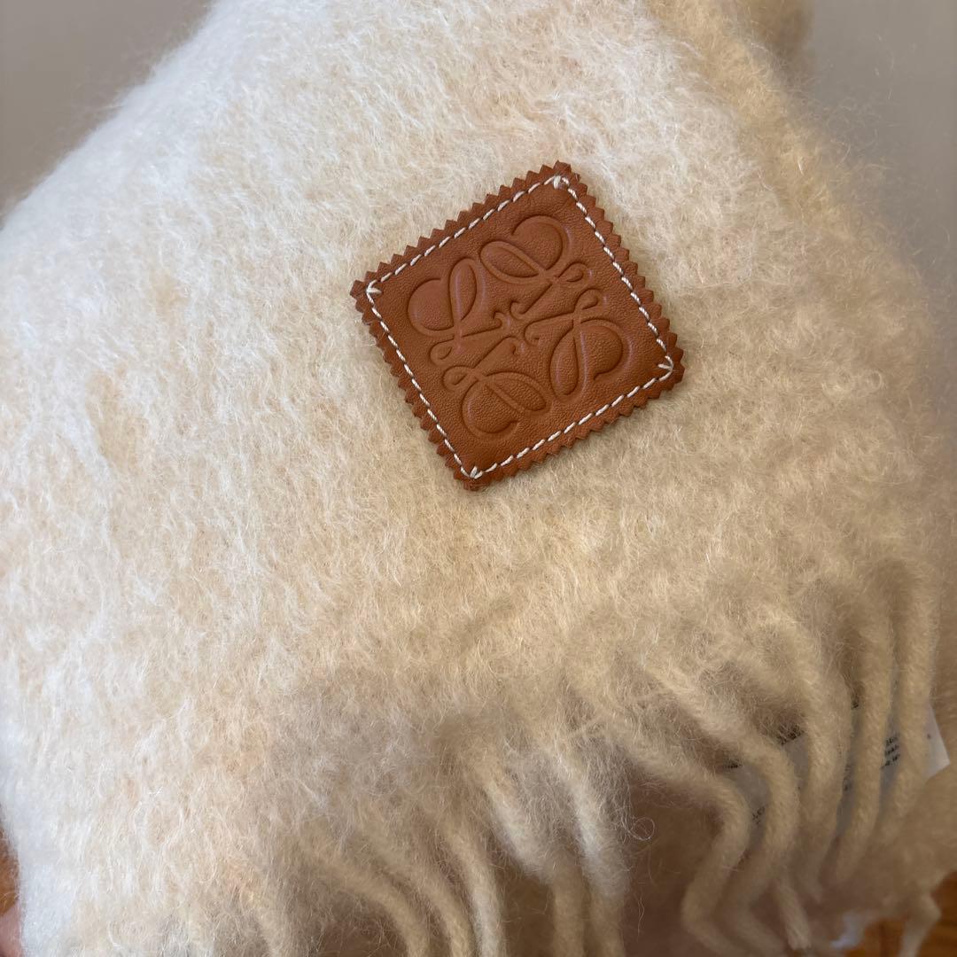 LOEWE アイボリー フリンジマフラー