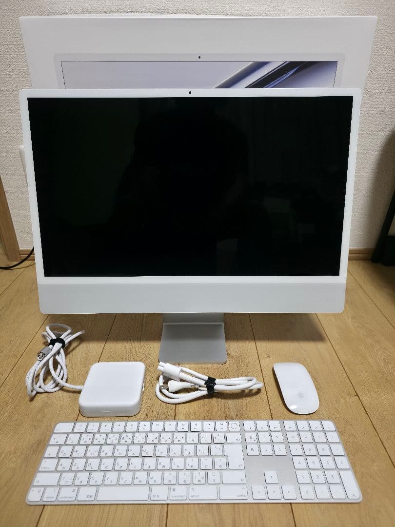 iMac 24インチ M3 8CPU/8GPU 8GB 256GB シルバー