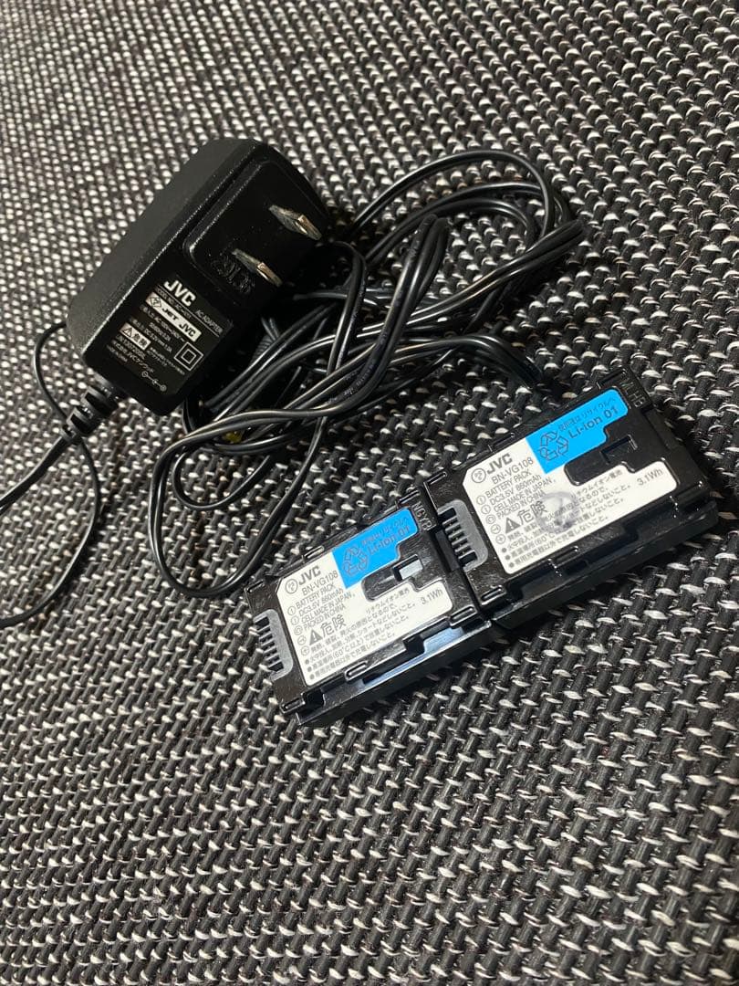 【動作確認ＯＫ】JVC Everio GZ-E310-V 三脚　バッテリー2個