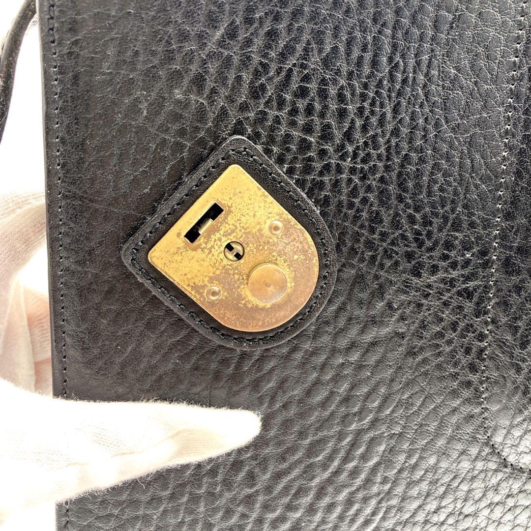 Burberry ビジネスバッグ　レザー　ブラック　ブリーフケース