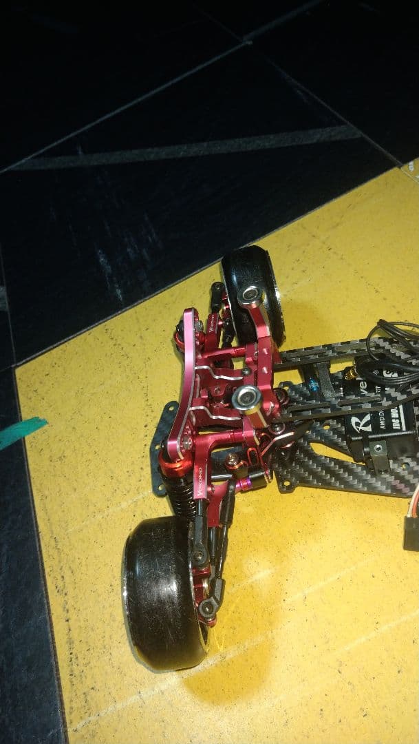 RD2.0フルチューン、メタルガレージシャーシ、GRK5RHナックル赤