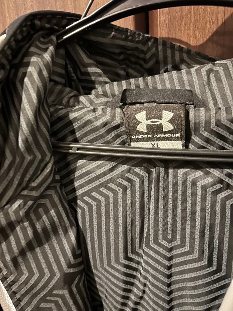 新品未使用アンダーアーマーコールドギア中綿ジャケットスポーツ用防寒アウター　XL