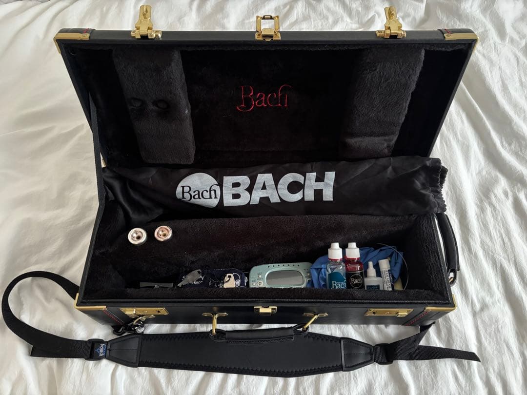 トランペット 〈Bach Stradivarius 37 180MLS 〉