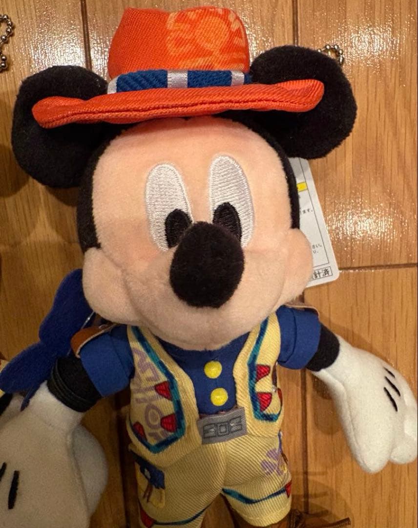 ディズニーシー　ミッキーぬいぐるみバッジ