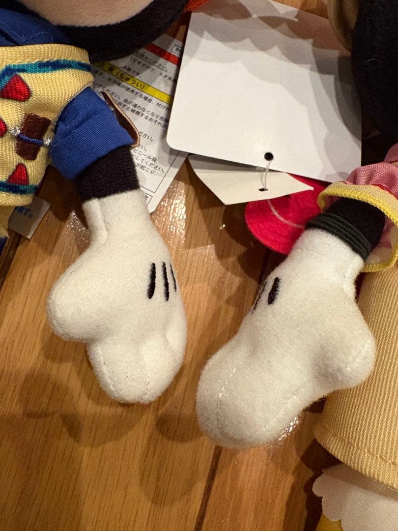 ディズニーシー　ミッキーぬいぐるみバッジ