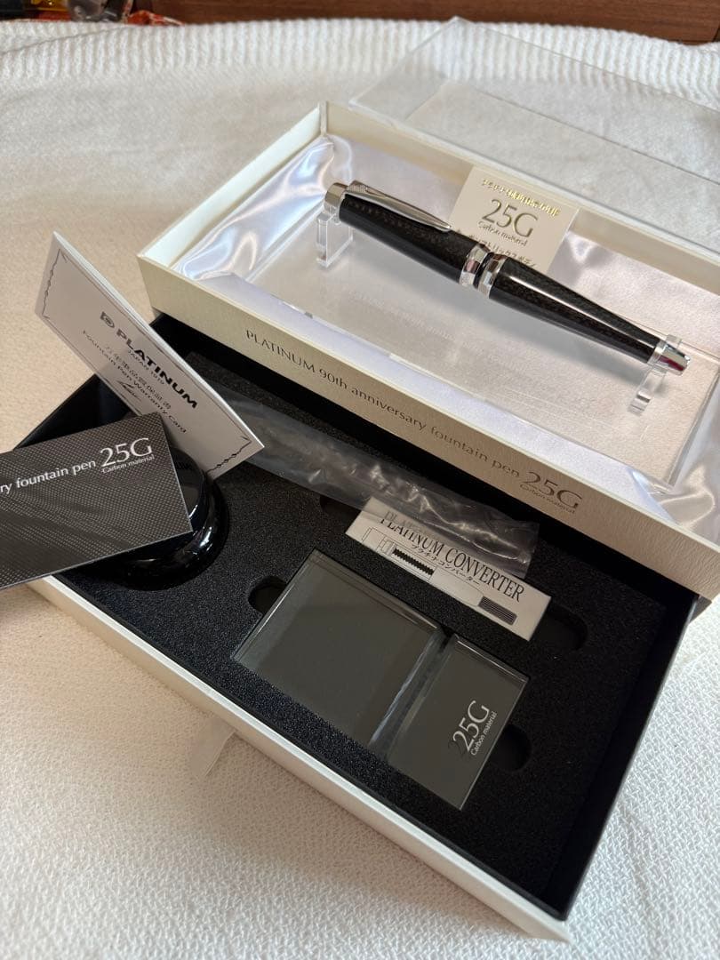 プラチナ万年筆90週年、カーボン軸