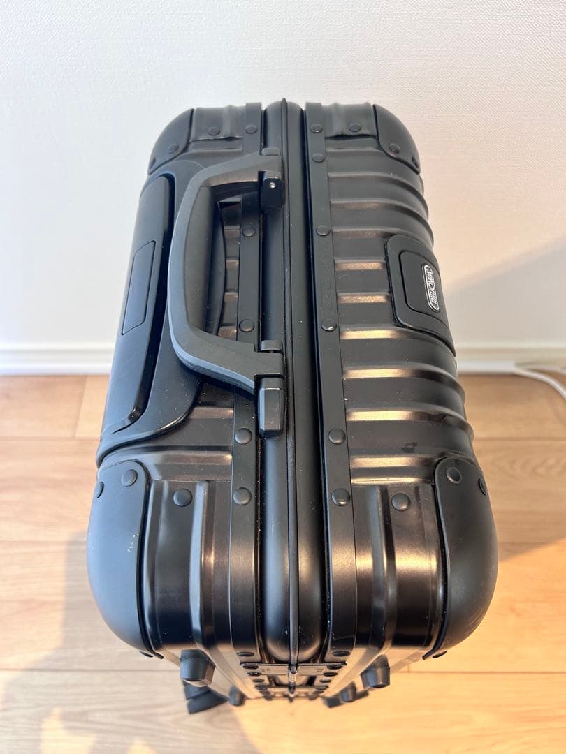 リモワ rimowa トパーズ　ステルス アルミニウム キャリーケース ブラック