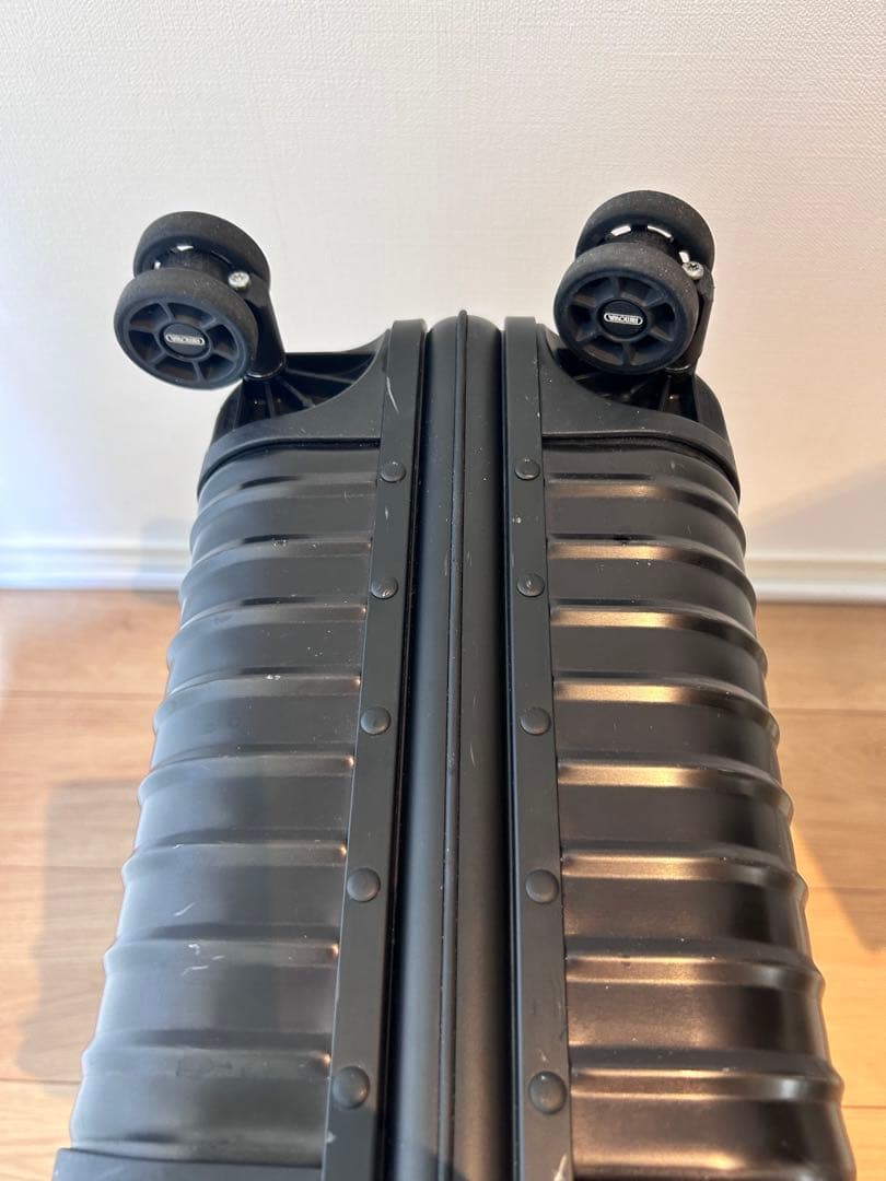 リモワ rimowa トパーズ　ステルス アルミニウム キャリーケース ブラック