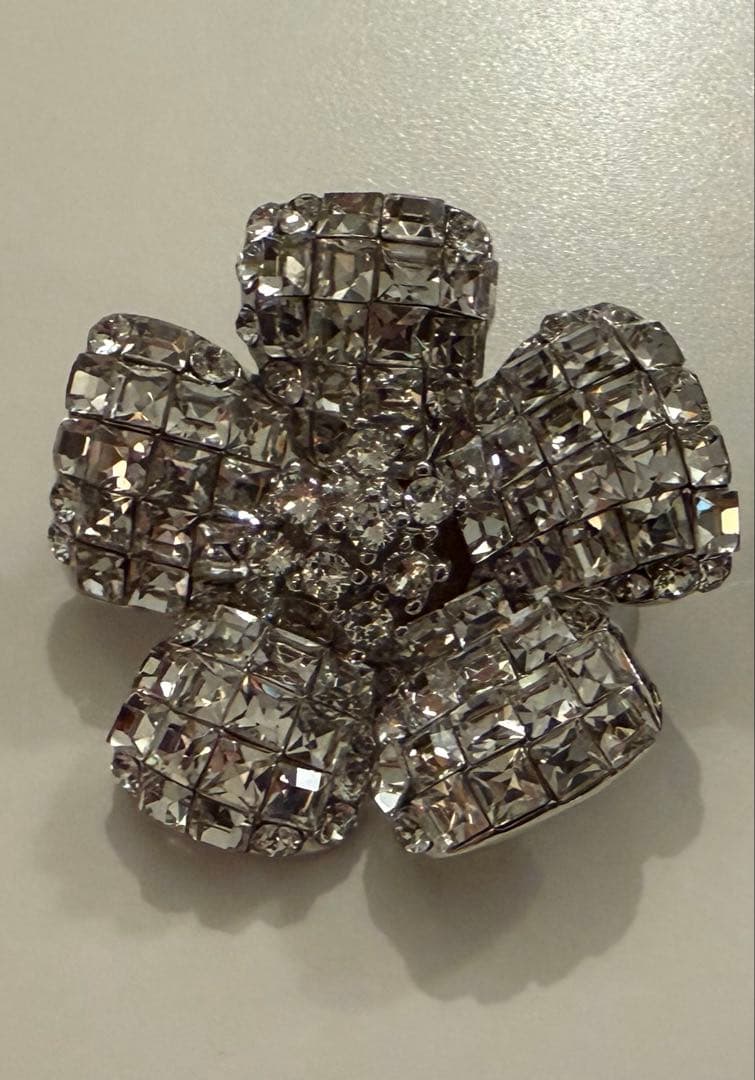 Foxey Fleurブローチ　クリスタル