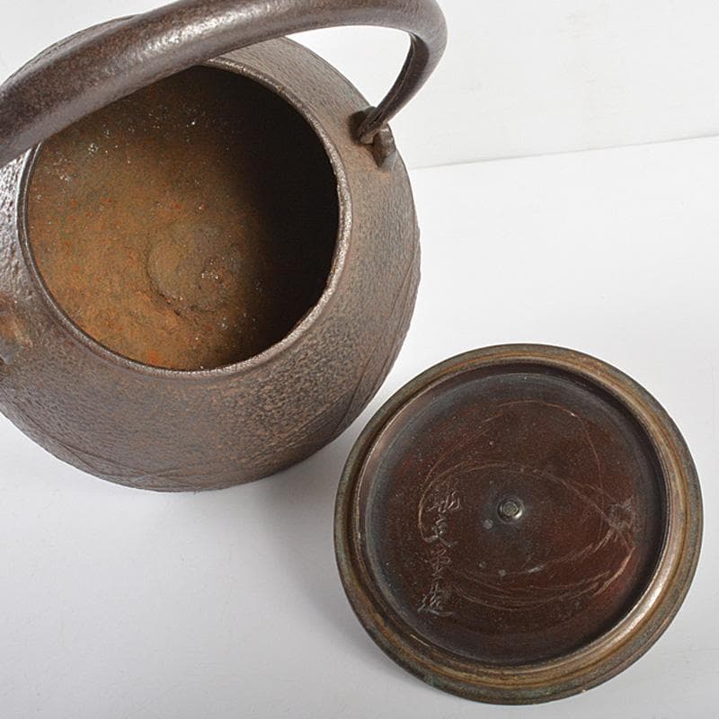 煎茶道具　龍文堂造　宝珠形秋草文　銅蓋　鉄瓶　鉄壷　D　R6027