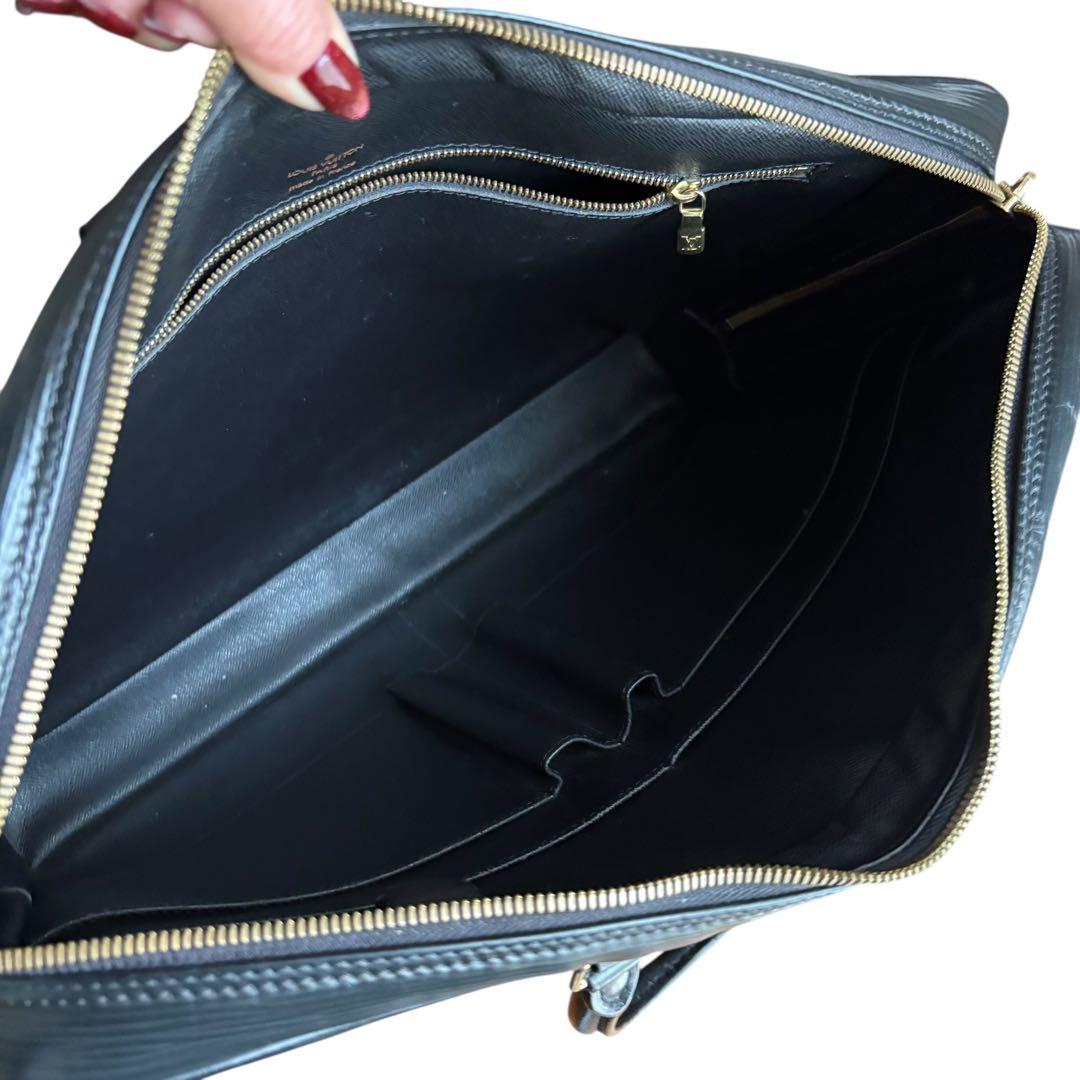 ルイヴィトン エピ ポルトドキュマン 黒 バッグ　ビジネスバッグ　A4収納可能