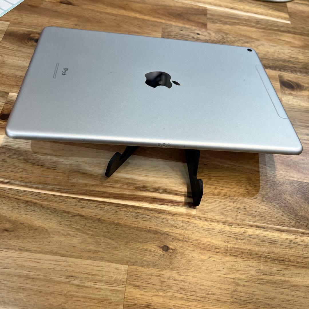 M834 SIMフリー　ipad Air 第三世代　64GB