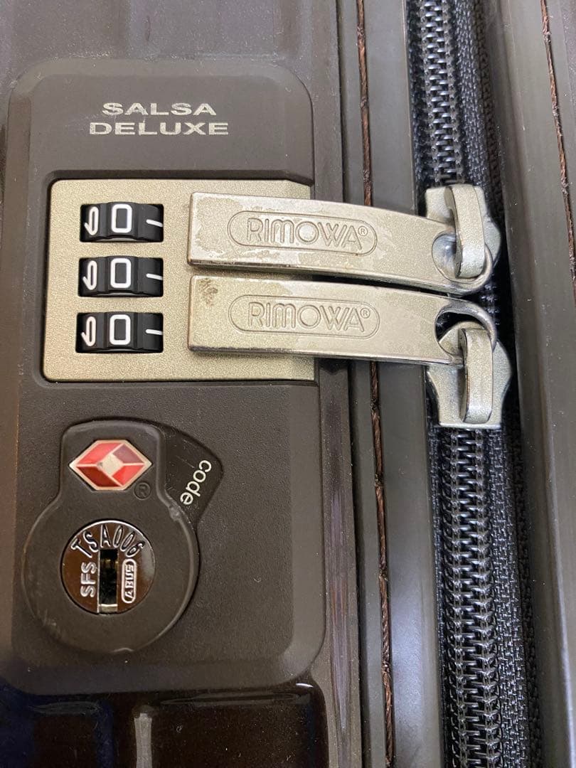 リモワ　サルサデラックス4輪