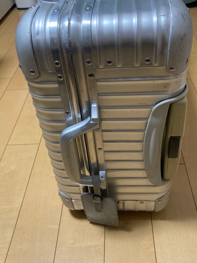 リモワ　スーツケース シルバー アルミ製 RIMOWA