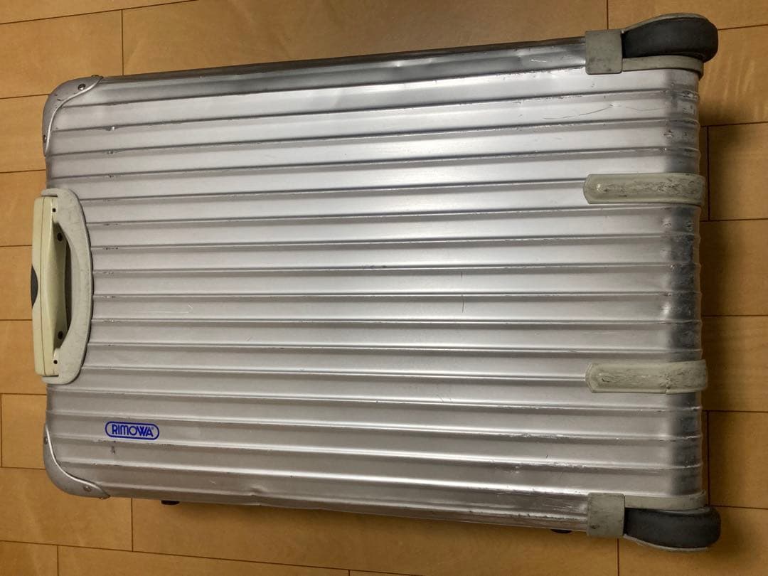 リモワ　スーツケース シルバー アルミ製 RIMOWA