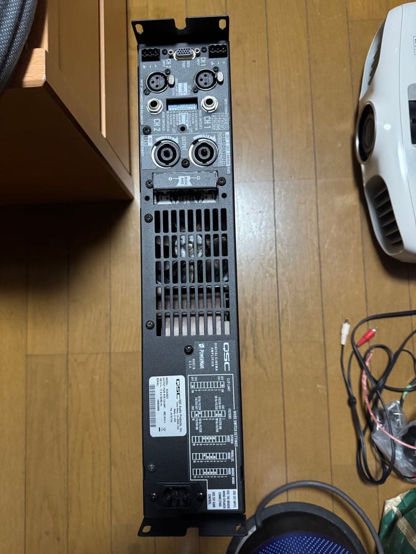 QSC DCA3022 2チャンネルパワーアンプ