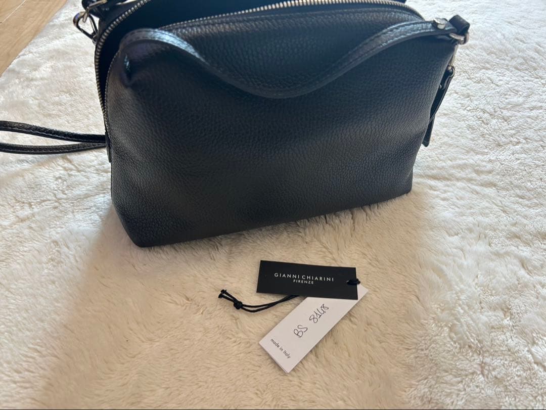 GIANNI CHIARINI BS8148 ブラック ショルダーバッグ