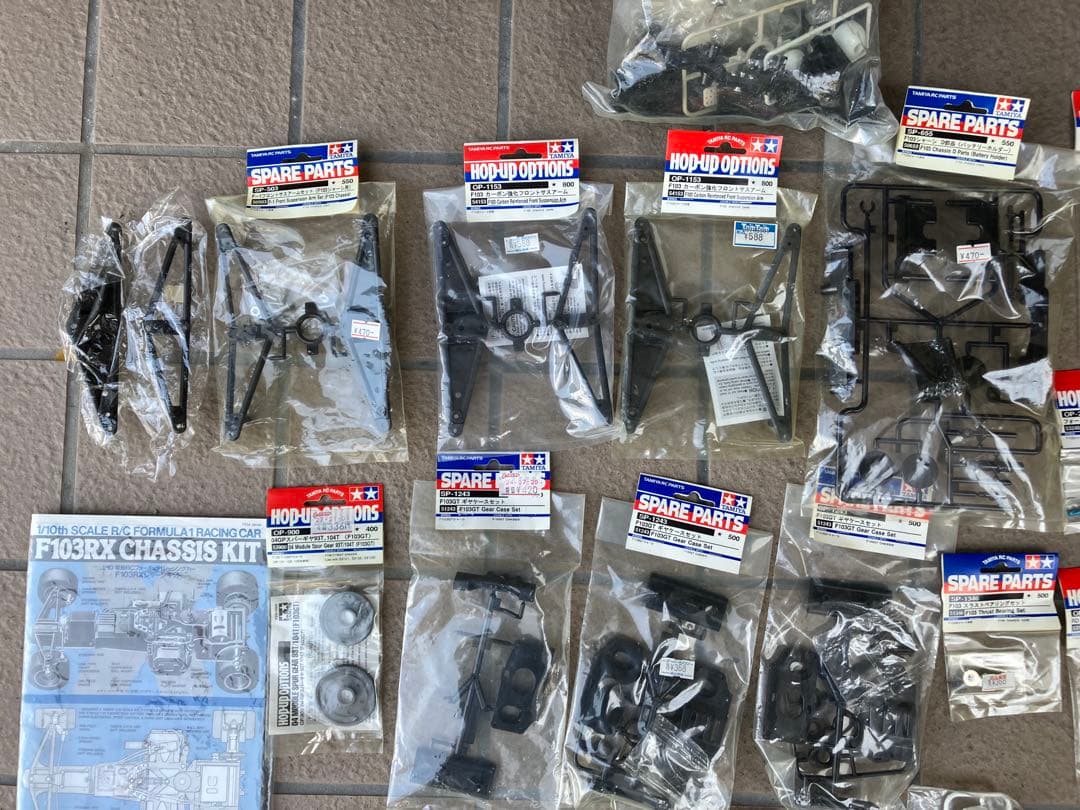 タミヤ　F103 15thアニバーサリーシャーシメカ付き　新品キットその他パーツ