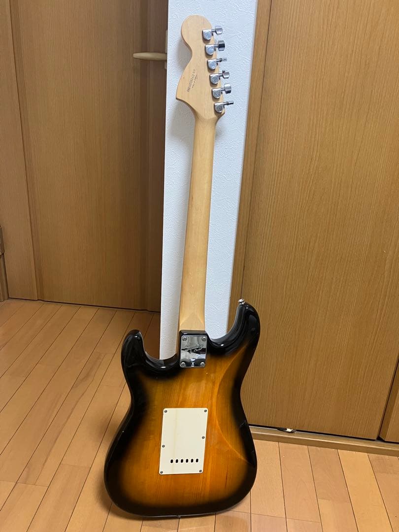 Squier by fenderストラトキャスター サンバースト スクワイヤー