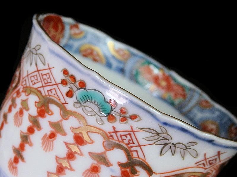 古伊万里　金襴手　瓔珞紋に松竹梅　獅子に青海波の図　猪口　E767AS-CRj