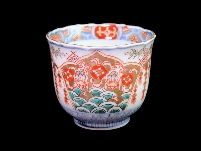 古伊万里　金襴手　瓔珞紋に松竹梅　獅子に青海波の図　猪口　E767AS-CRj