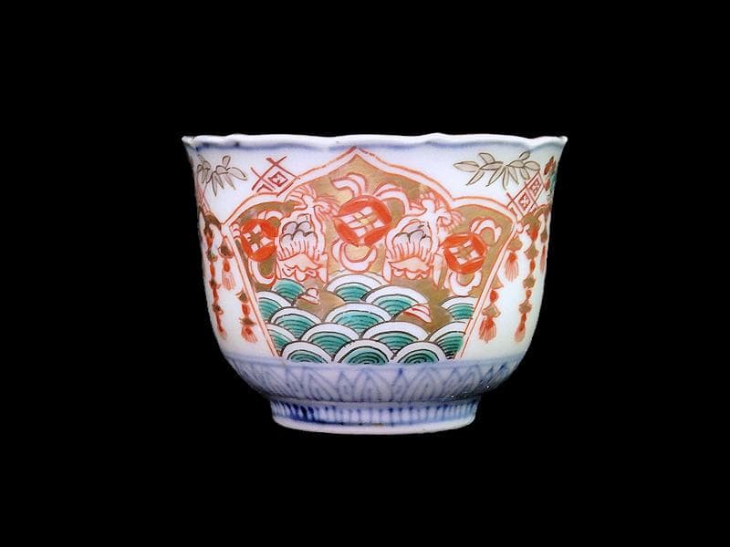 古伊万里　金襴手　瓔珞紋に松竹梅　獅子に青海波の図　猪口　E767AS-CRj