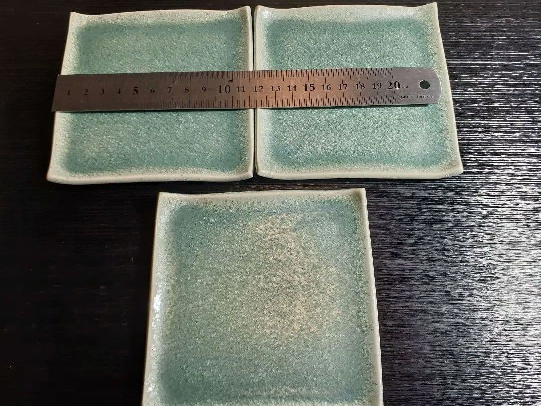 真右ェ門窯　馬場 九洲夫作 鴬玉角皿　日展作家　　真右衛門　真右エ門