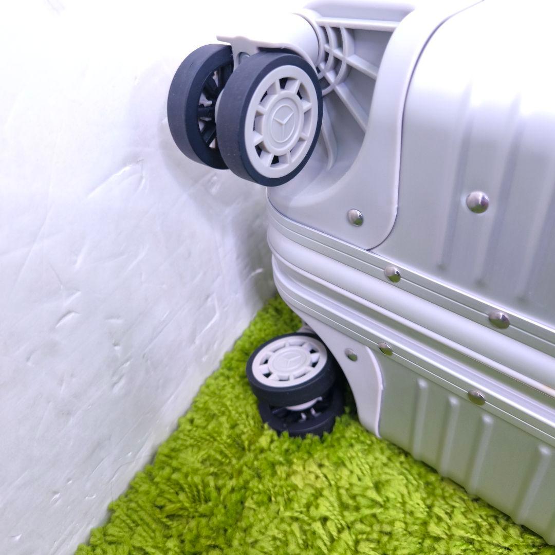 メルセデスベンツ アルミキャリーケース