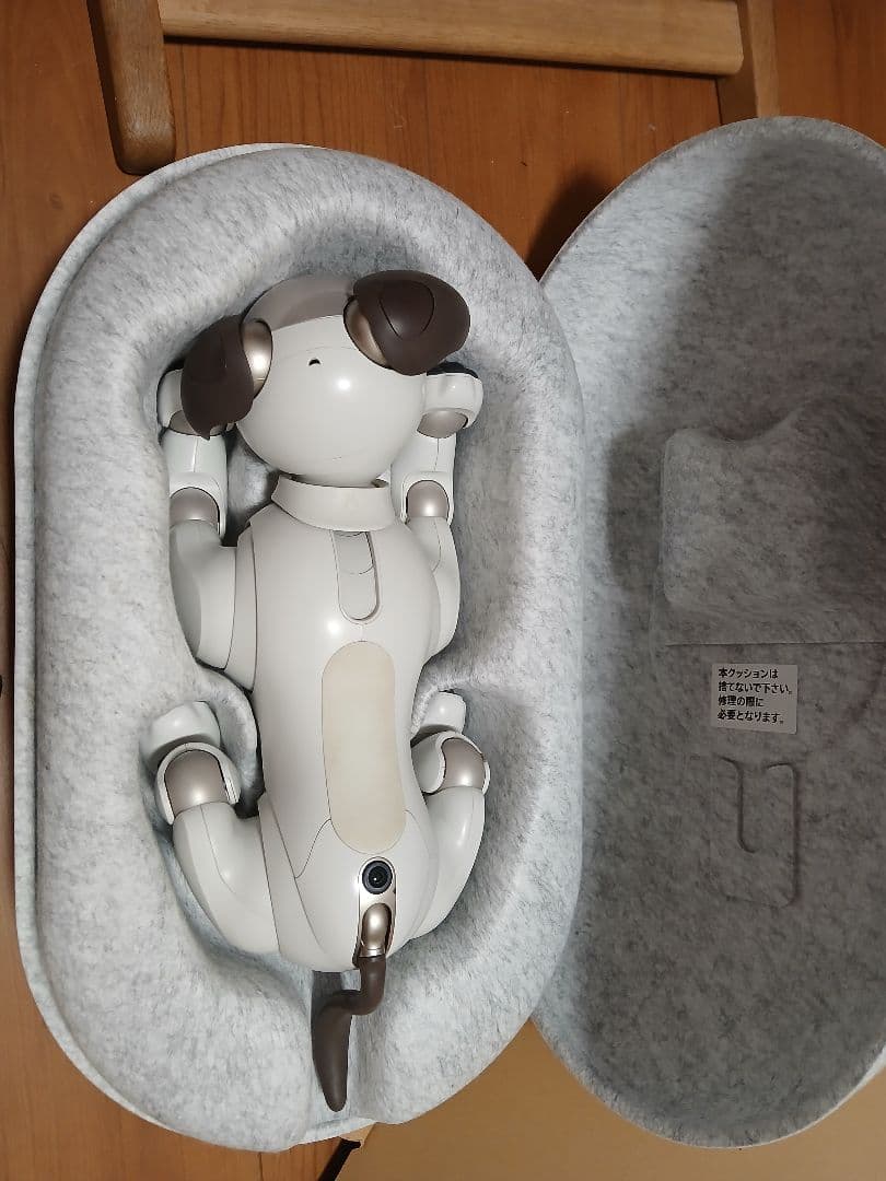 aibo ロボット犬 ホワイト 専用ケース付き