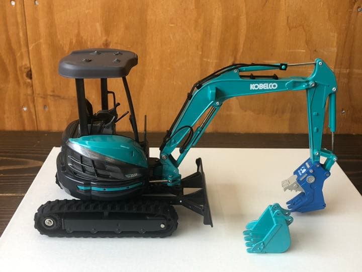 ☆カスタム☆KOBELCO コベルコ　ミニユンボ 1/21 ショベル　解体