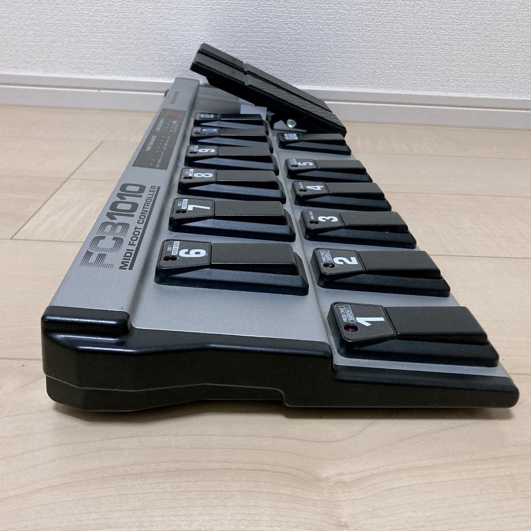 BEHRINGER FCB1010 ペダル搭載MIDIフットコントローラー