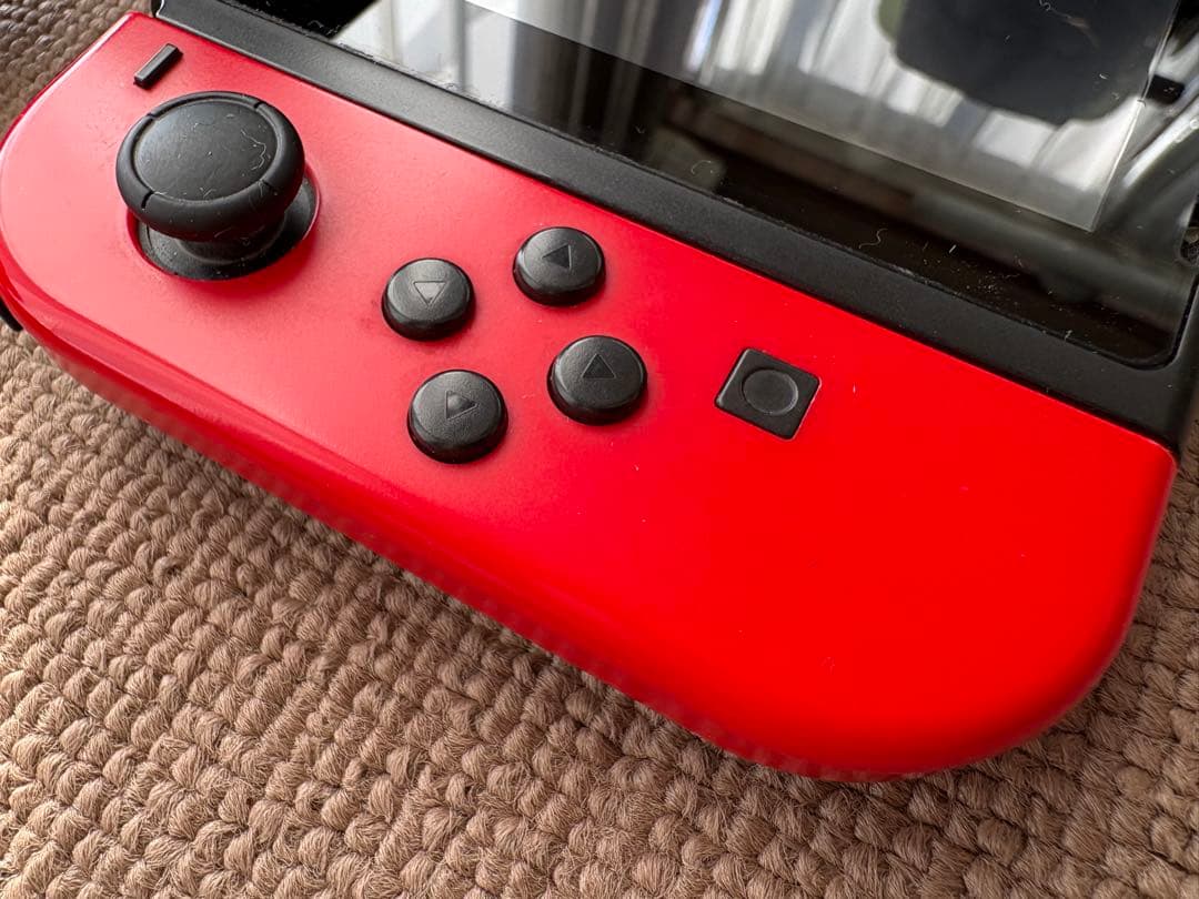 ま*る様 Nintendo Switch 赤色 本体と付属品