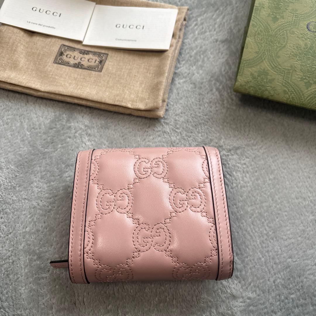 GUCCI GG マトラッセ　二つ折り財布