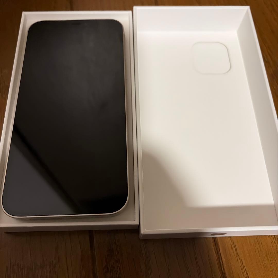 【美品】iPhone 12 256GBホワイト 本体【新品ガラスフィルム付】