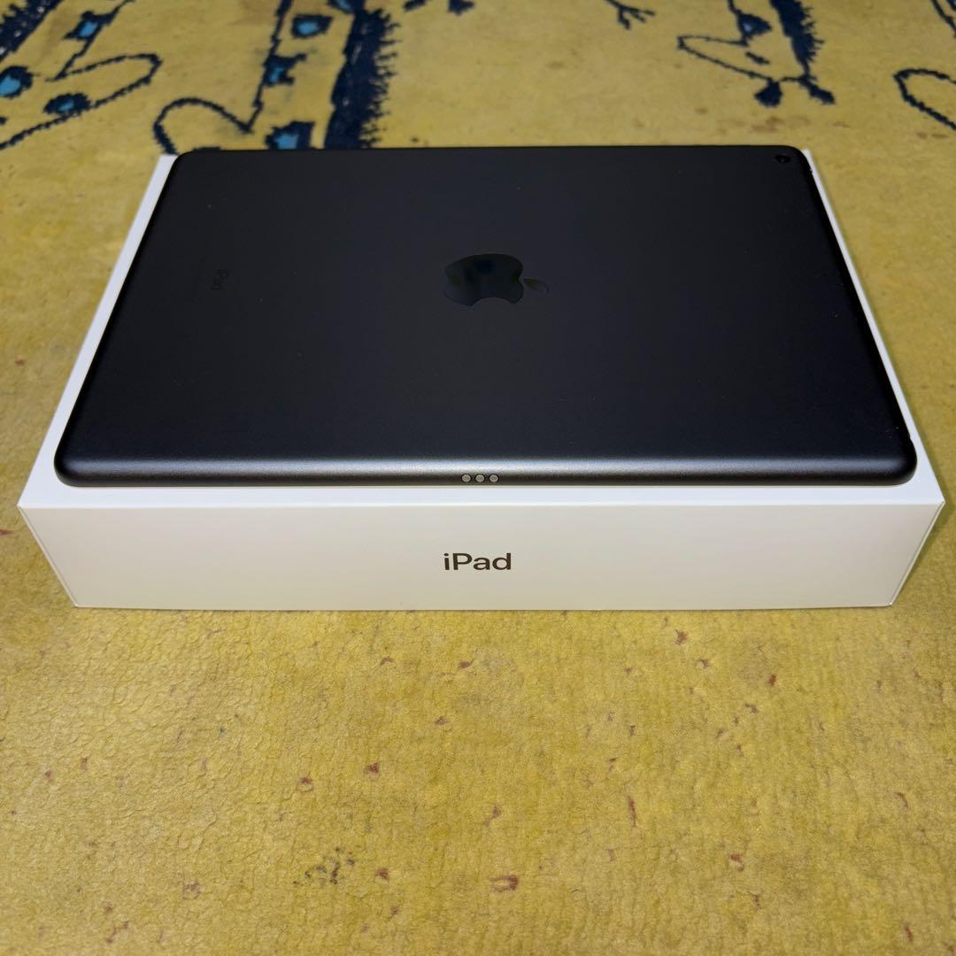 Apple iPad 第8世代 32GB スペースグレー　※最大容量93%