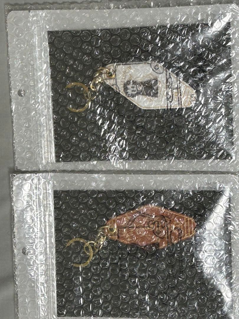 VAULTROOM キーホルダー　ホワイト　ブラウン　2点セット　新品未開封