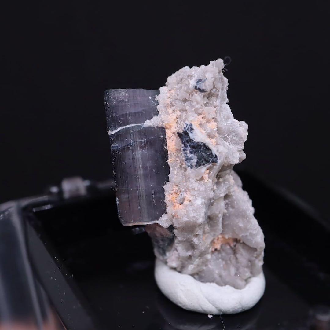 ブルー トルマリン 母岩付き 電気石 4.7g T639 鉱物　天然石　原石