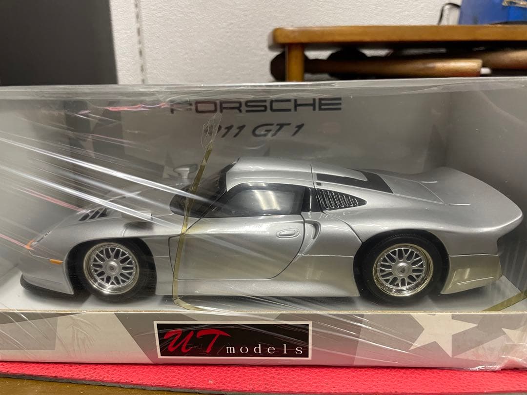 UTモデル　　ポルシェ911   GT1