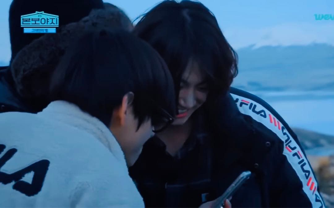 FIRA／フィラ　ボアフリース　BTS JIN・テテ着用　長袖　アイボリー色