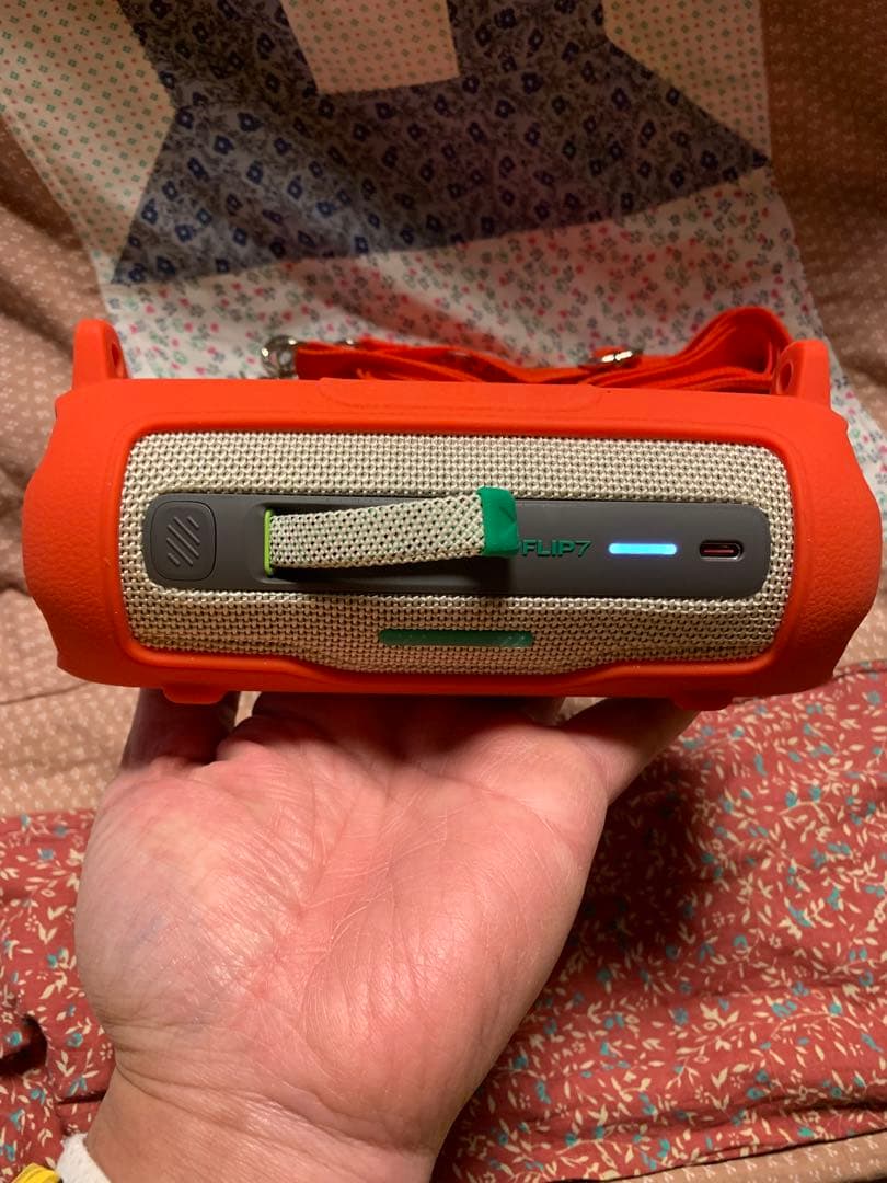 JBL FLIP7 ワイヤレススピーカー　レッドシリコンカバー付き