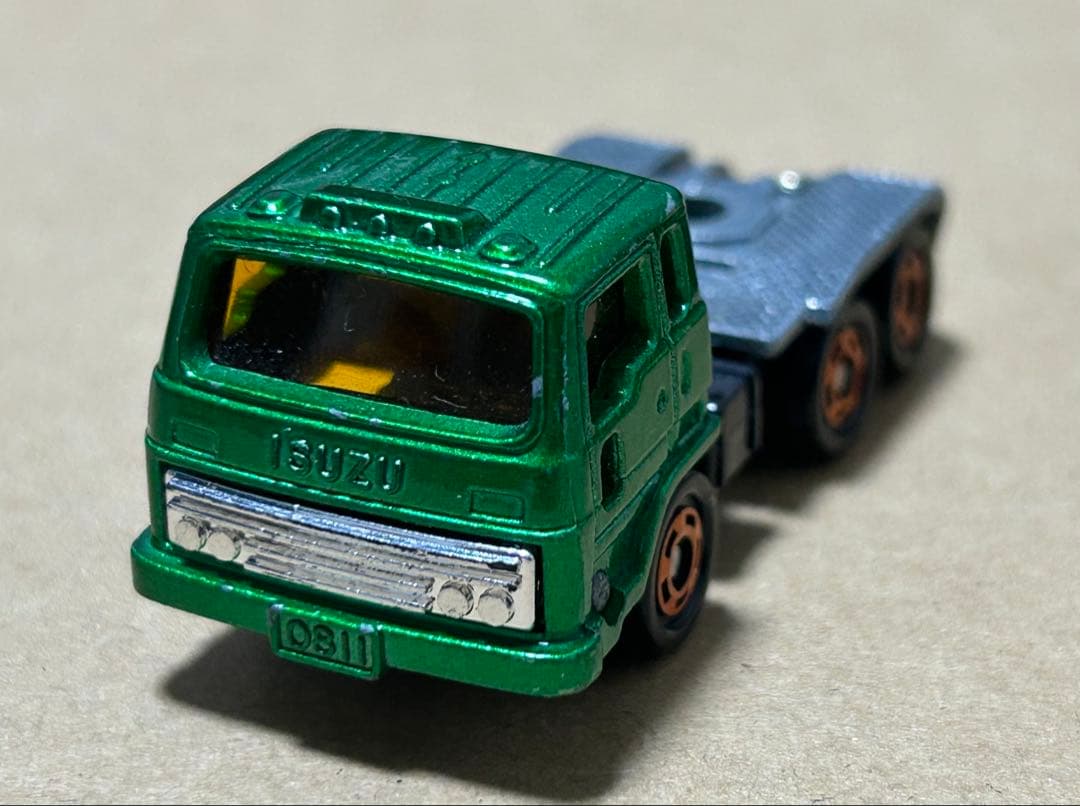 ロングトミカ いすゞ V12 ハウストレーラー 緑ヘッド