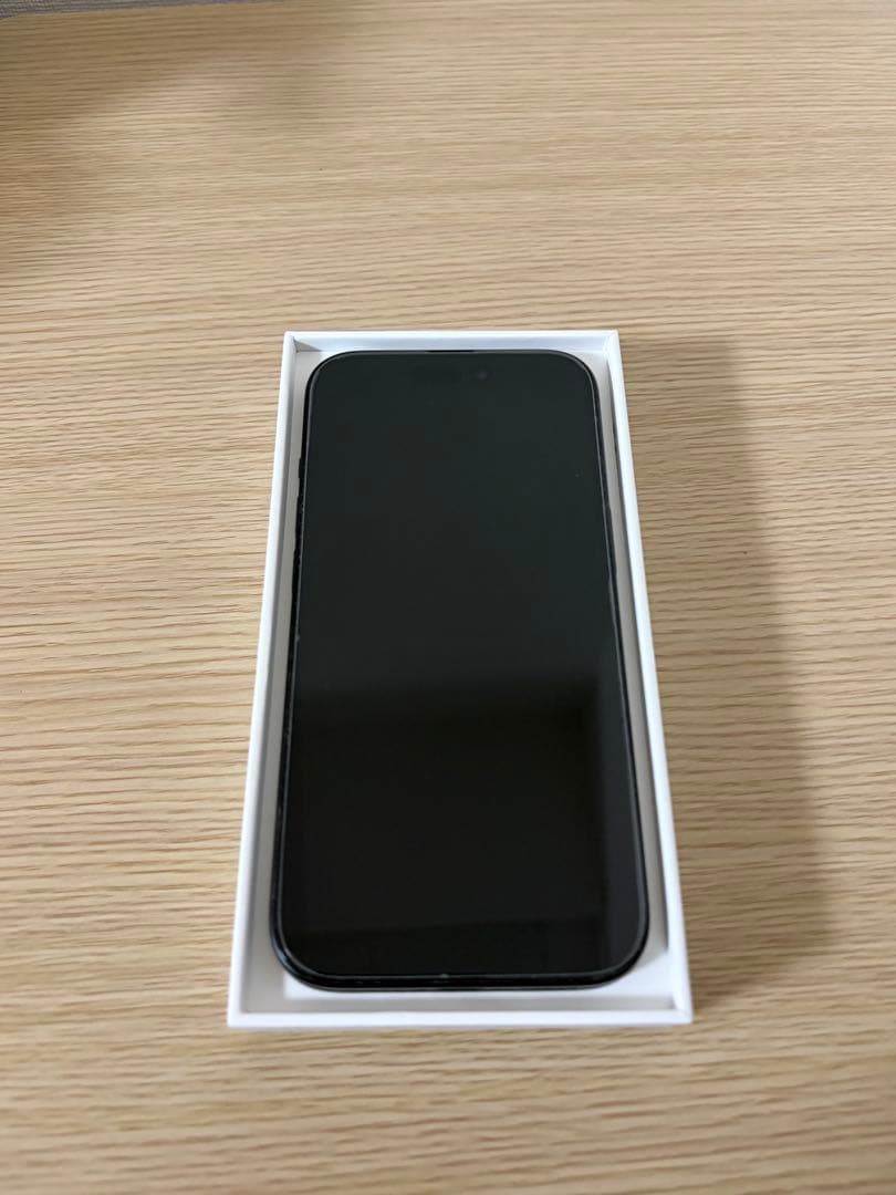 【美品、フィルム、ケース付き】iPhone 15 128GB ブラック　本体