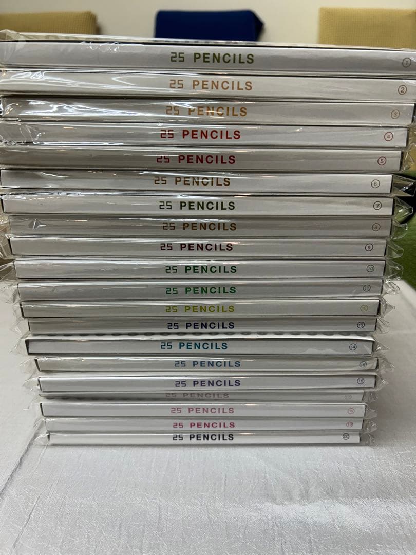 唯*斗様 フェリシモ　500色色鉛筆　未開封1セット　壁掛け用5段1セット