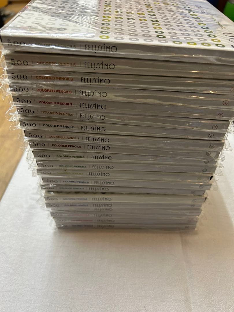 唯*斗様 フェリシモ　500色色鉛筆　未開封1セット　壁掛け用5段1セット