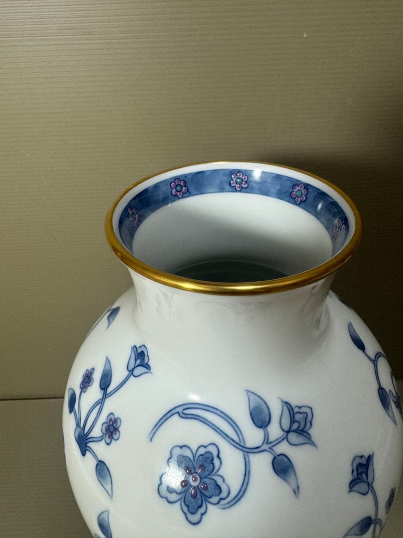 2165  大倉陶園 OKURA 花瓶 フラワーベース 金縁染付花蝶鳥文　花瓶